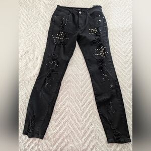 NWT Red Fox Distressed/Studded Skinny Jeans